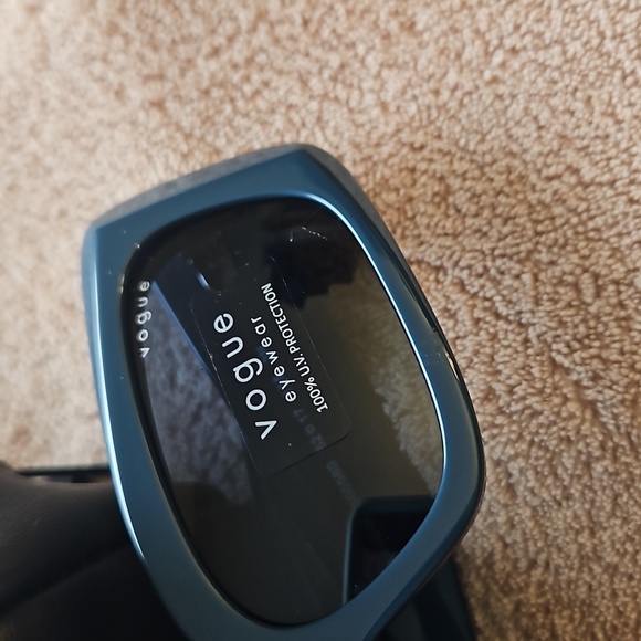 Hailey Bieber Vogue eyewear - Picture 4 of 6